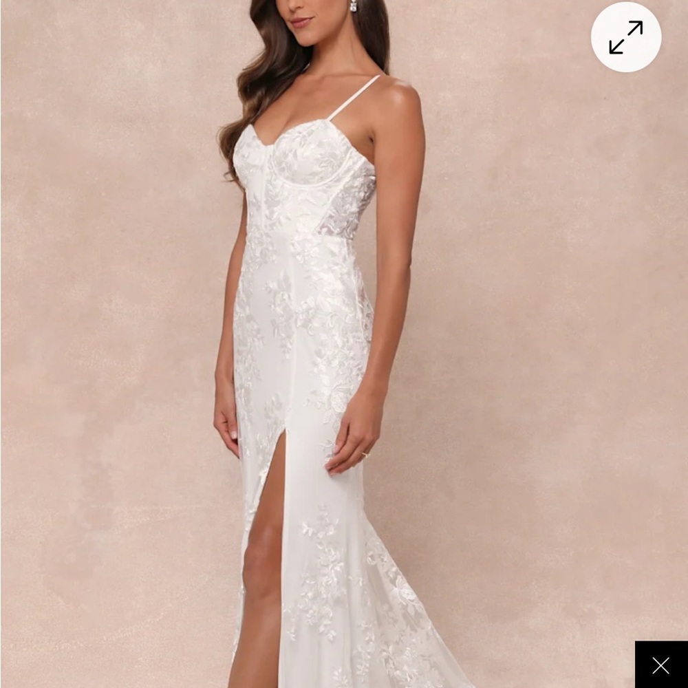 NWOT Wedding Dress Lulus